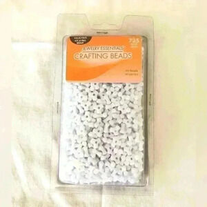 Jewerly essentials white crafting beads pack 725 pieces New in package